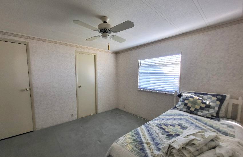 5467 Yarmouth Lane a Sarasota, FL Mobile or Manufactured Home for Sale